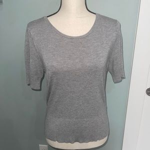 White House Black Market grey knit short sleeve banded bottom top size medium
